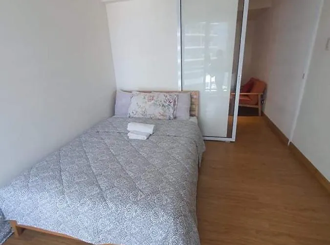 Apartment Azure A6 Beachpool With Balcony Wifi Near Mall Airport Manila