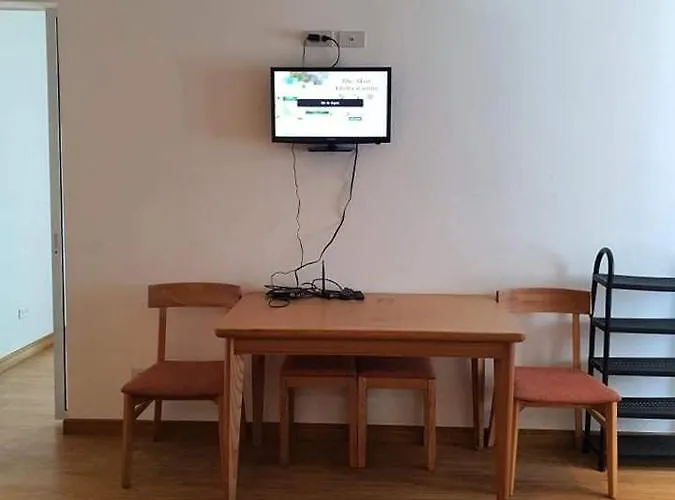 Azure A6 Beachpool With Balcony Wifi Near Mall Airport Apartment Manila