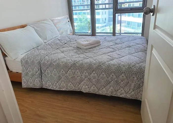 Apartment Azure A6 Beachpool With Balcony Wifi Near Mall Airport Manila