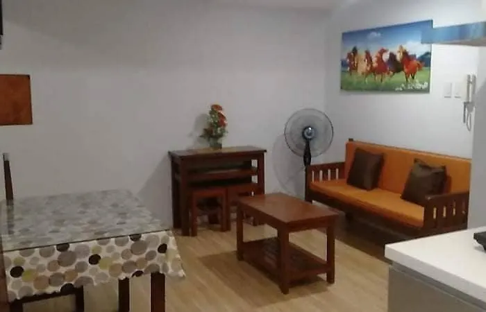 Azure A6 Beachpool With Balcony Wifi Near Mall Airport *