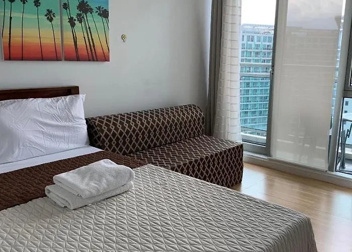 Azure A6 Beachpool With Balcony Wifi Near Mall Airport Apartment