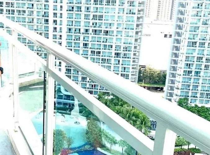 Azure A6 Beachpool With Balcony Wifi Near Mall Airport Apartment