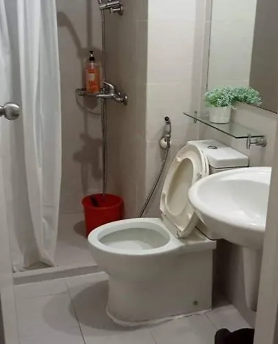Apartment Azure A6 Beachpool With Balcony Wifi Near Mall Airport Manila