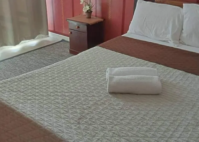 Apartment Azure A6 Beachpool With Balcony Wifi Near Mall Airport Manila