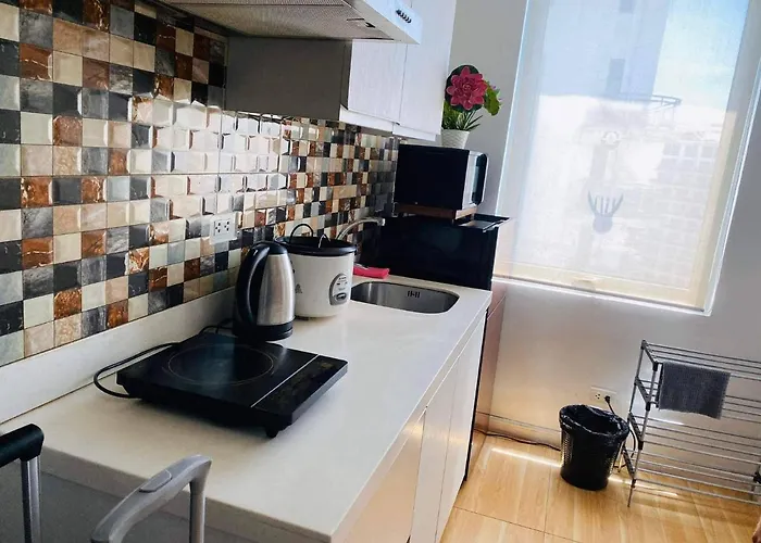 Azure A6 Beachpool With Balcony Wifi Near Mall Airport *