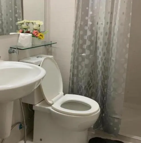Azure A6 Beachpool With Balcony Wifi Near Mall Airport Manila