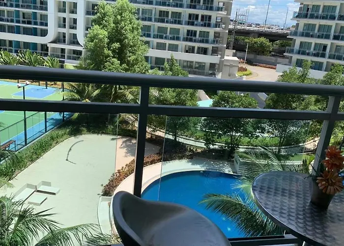 Apartment Azure A6 Beachpool With Balcony Wifi Near Mall Airport Manila