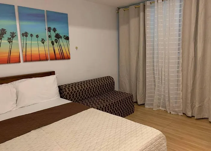 Azure A6 Beachpool With Balcony Wifi Near Mall Airport Apartment