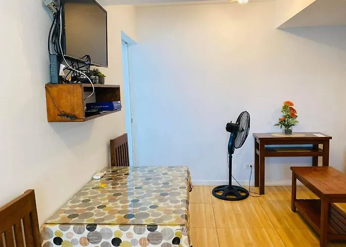 Apartment Azure A6 Beachpool With Balcony Wifi Near Mall Airport Manila